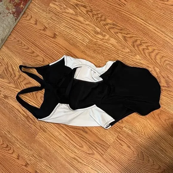 Nike Athletic Racing Swimsuit 1 piece Women’s Size M Black & White NESS9362 Swim - Picture 5 of 9